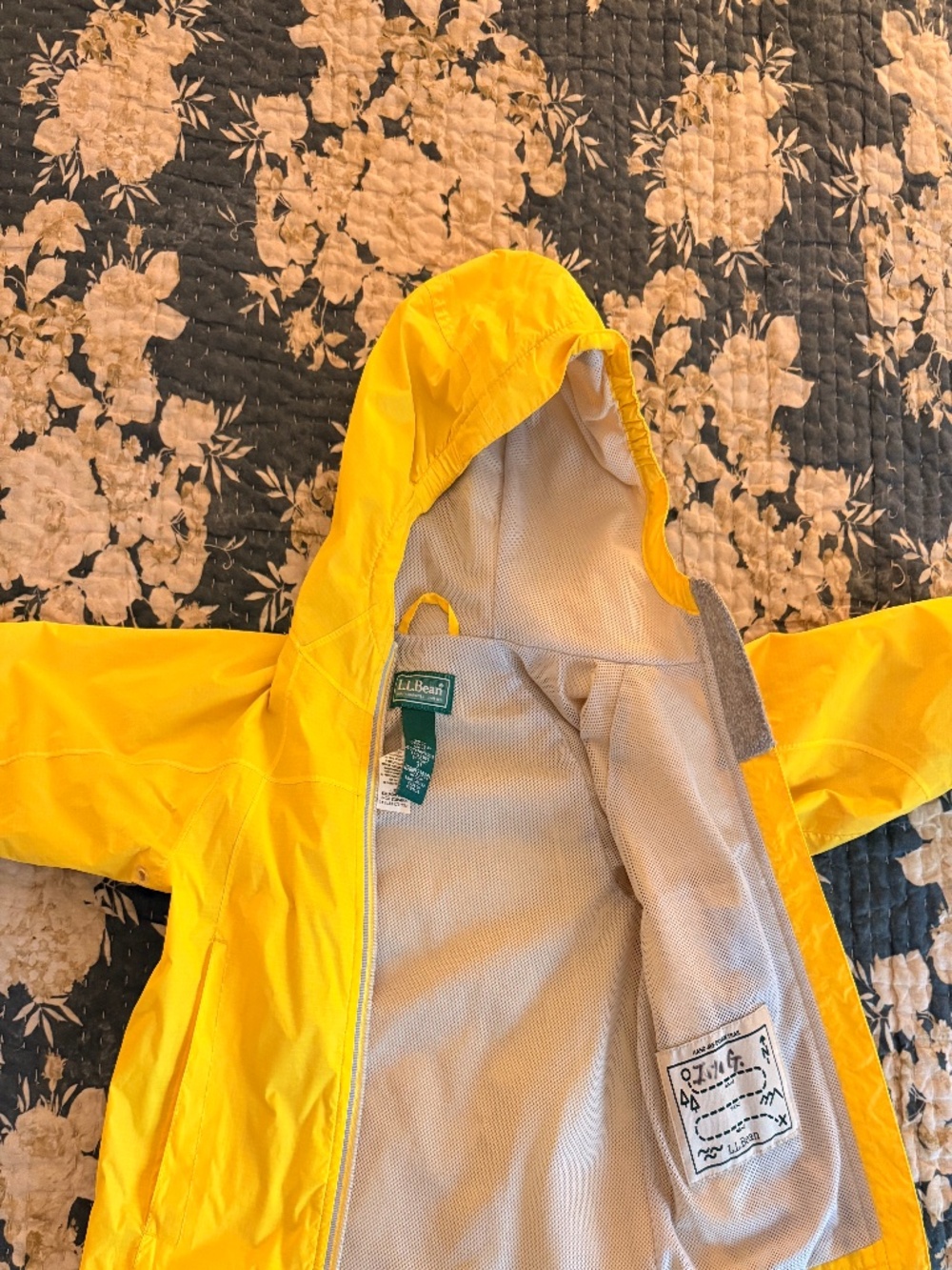 LL Bean Rain Jacket size 3T unisex